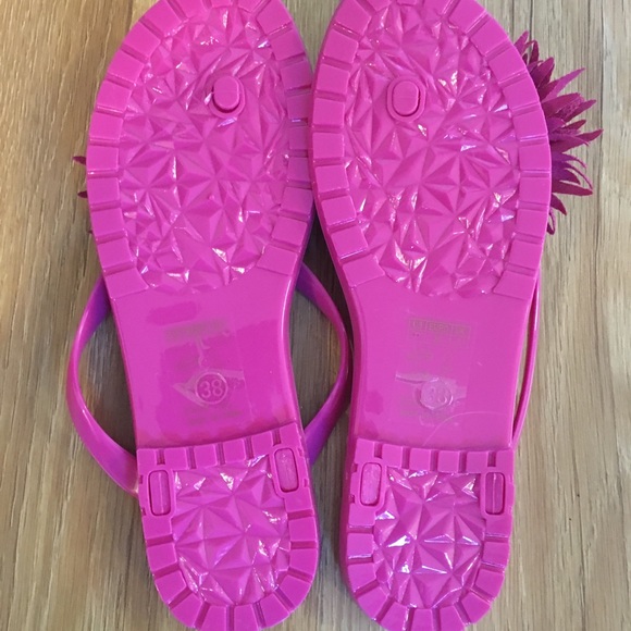 Sandals - Picture 2 of 3